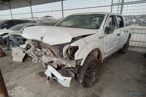 سيارة فورد F150 2015