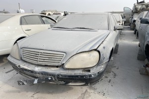 سيارة مرسيدس S 2004