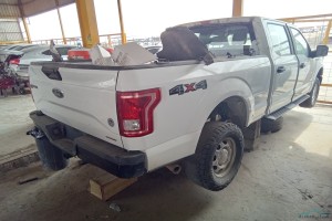 سيارة فورد F150 2016